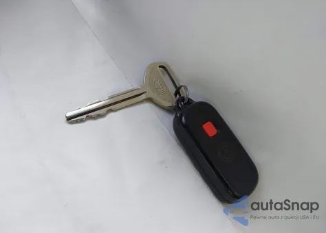 2003 Toyota Camry Le из США, поврежденный, VIN 4T1BE32K13U143803